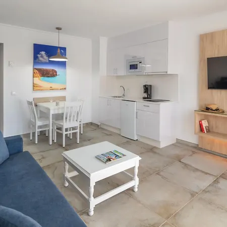 Montana Club Hotel 3*