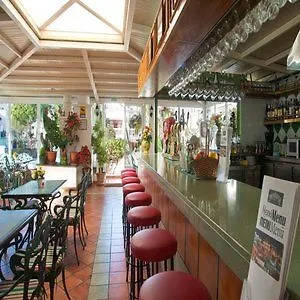 蒙大拿俱乐部套房酒店 3*