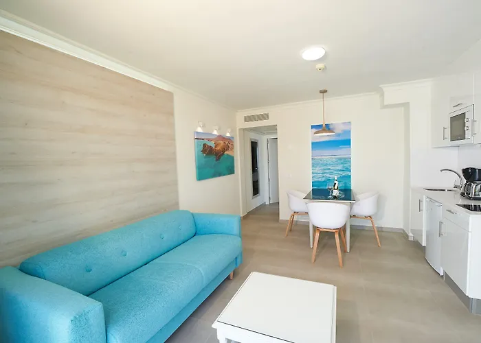 Montana Club Otel Puerto del Carmen (Lanzarote)